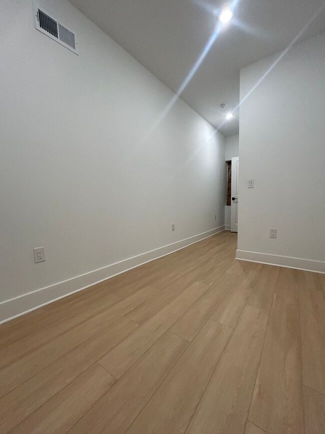 Photo - 612 N 39th St Apartment