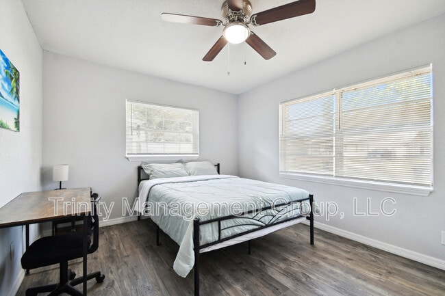 Building Photo - 1051 Dogwood Dr