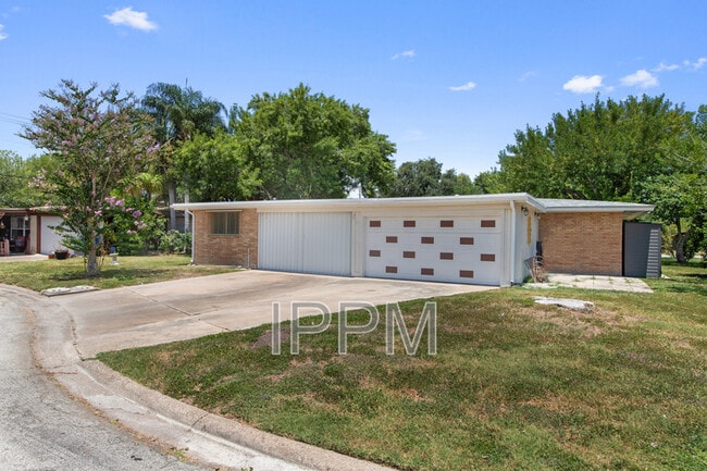 Building Photo - 5618 Ben Hogan Cir