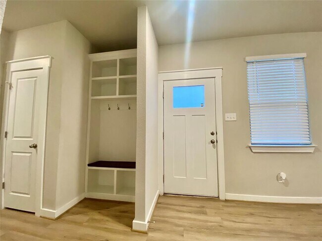 Building Photo - 283 Fieldwood Dr