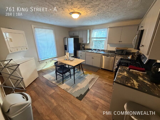 Building Photo - 761 King St