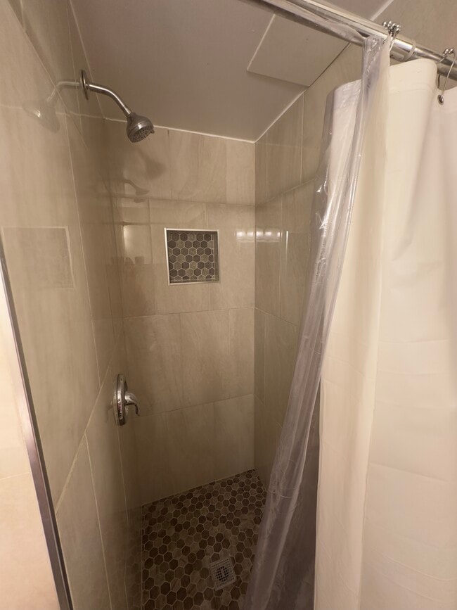 Building Photo - 8500 Magnolia Dr