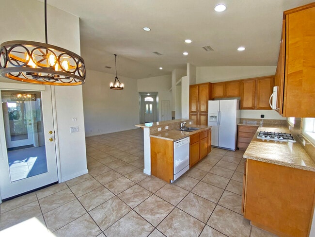 Building Photo - 45385 Big Canyon St