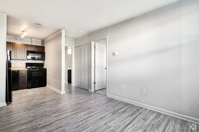 Studio 1BR, 1BA - 431SF - Kitchen - Montgomery Club Apartments*