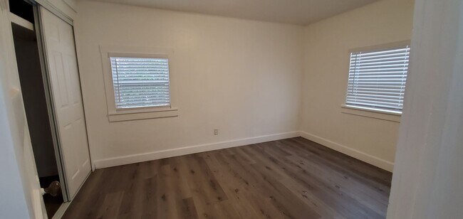 Building Photo - Adorable 1 bed/1 bath home.