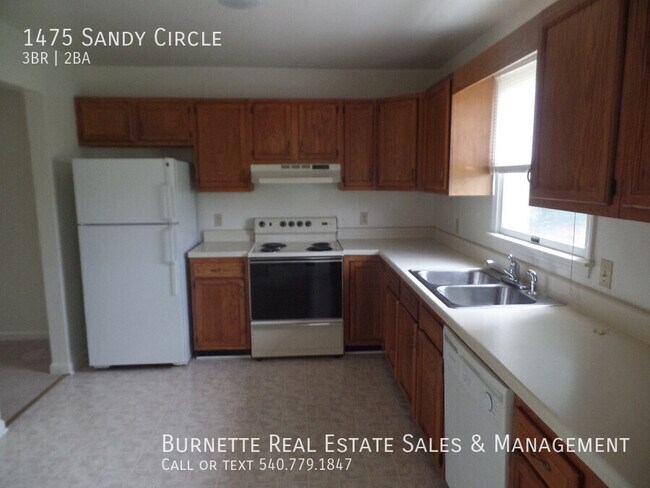 Foto del edificio - 3 Bedroom Duplex close to Virginia Tech