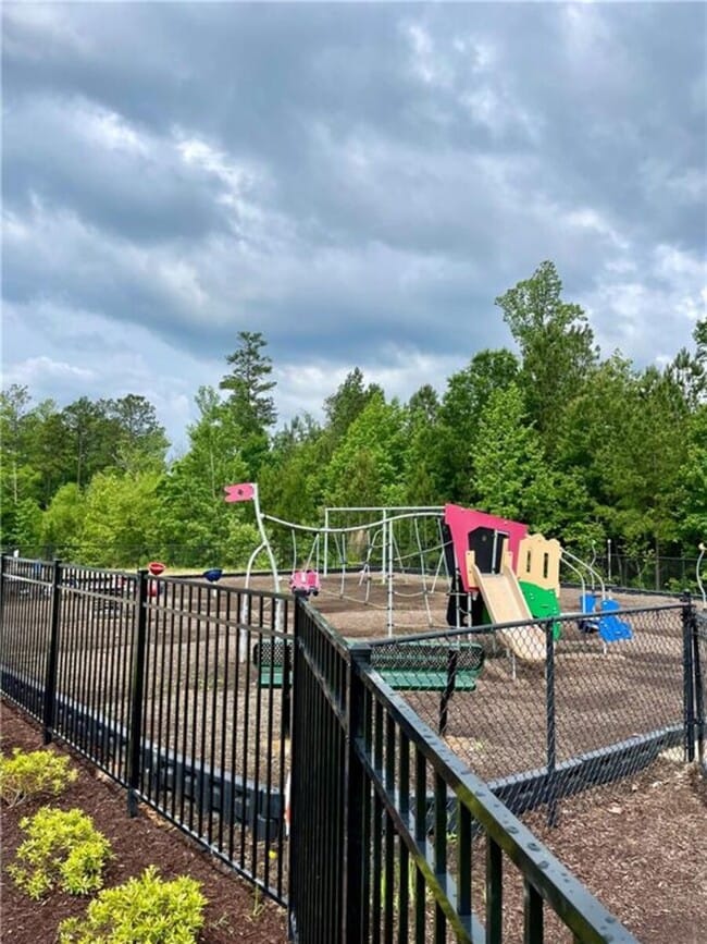 Building Photo - 6037 Crosswinds Blvd