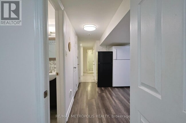 Building Photo - 538 Bellamy Rd N