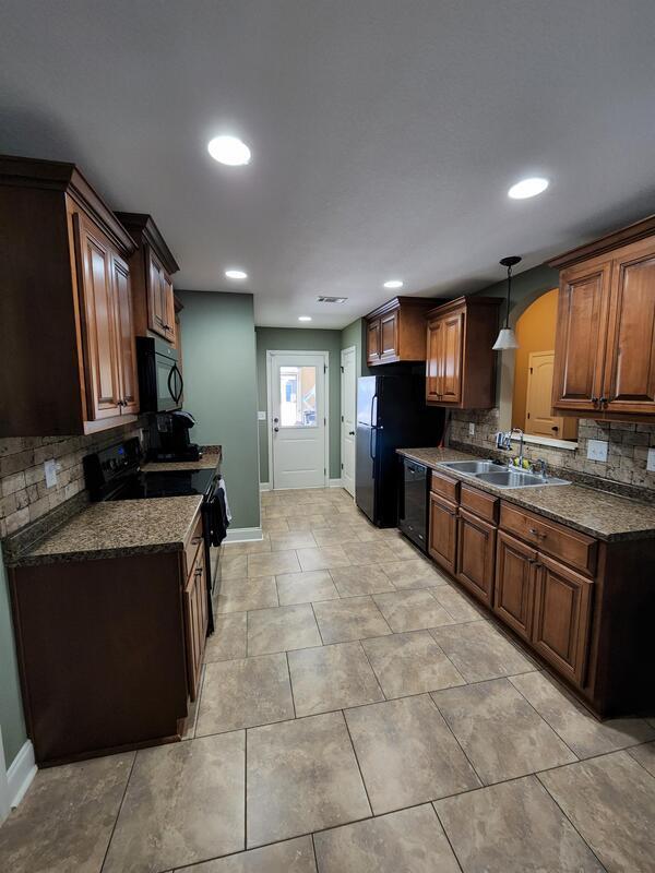 Building Photo - 205 Allington Ct