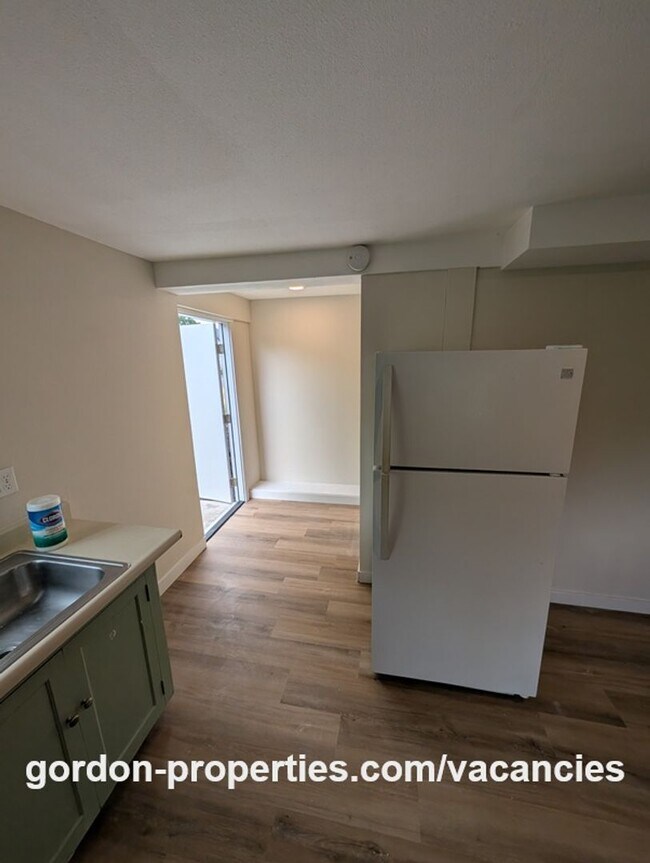 Foto del edificio - Saint Helens OR - downstairs 1 bedroom flat in duplex
