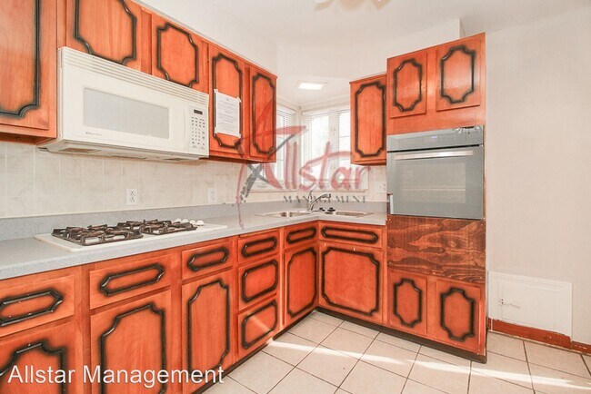 Foto del edificio - 3 br, 2 bath House - 6356 S. Canterbury Rd