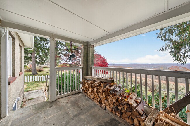 Foto del edificio - 20 Evergreen Ln