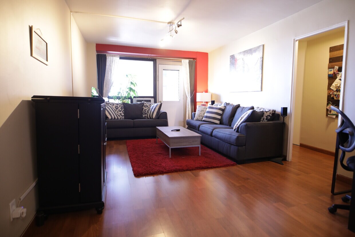 Fully furnished sun drenched apartment - 61-25 98th St