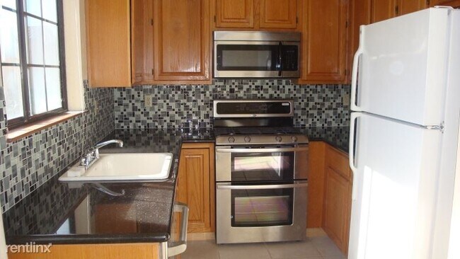 Building Photo - 1 br, 1 bath Condo - 2317  Beach Blvd