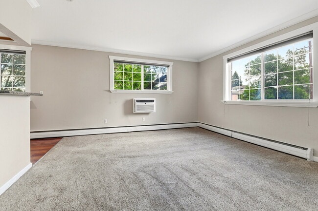 Foto del edificio - $1,320.95 with $300 off the first month's rent, 1 Beds - 1 Bath, Condo in Denver with Onsite Laun...
