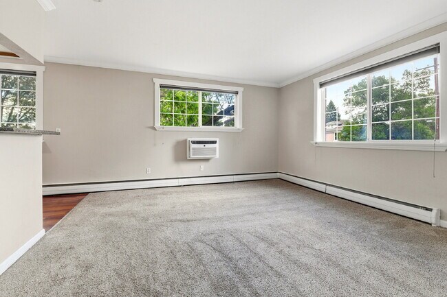 Building Photo - $1,320.95 with $300 off the first month's rent, 1 Beds - 1 Bath, Condo in Denver with Onsite Laun...