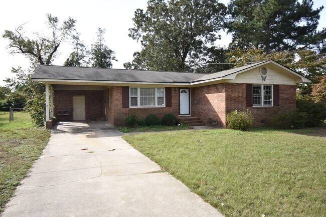 Building Photo - 3 Bedroom and 2 Bath- Lagrange