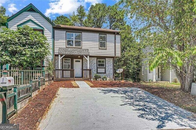 Building Photo - 1256 Ridgecrest Ln SE