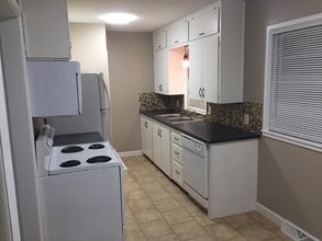 Building Photo - 1105 E 31st St S