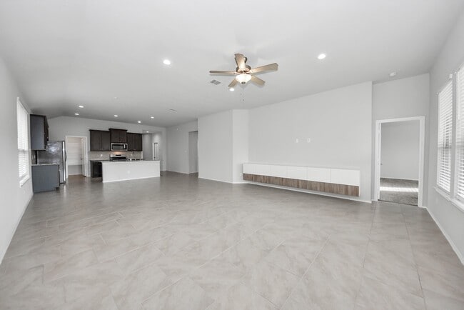 Building Photo - 4618 Terrazza Verde Dr