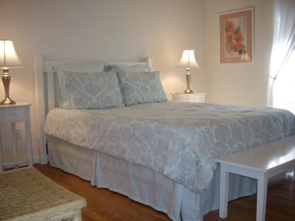 Building Photo - 68 Peconic Hills Dr