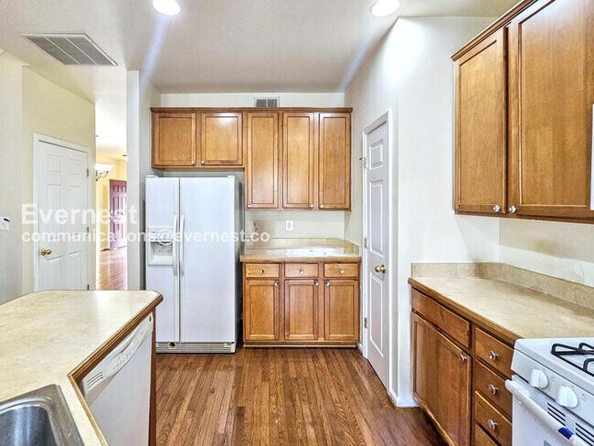 Building Photo - 115 Executive Cir