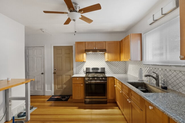 Foto del edificio - 75 Newton St