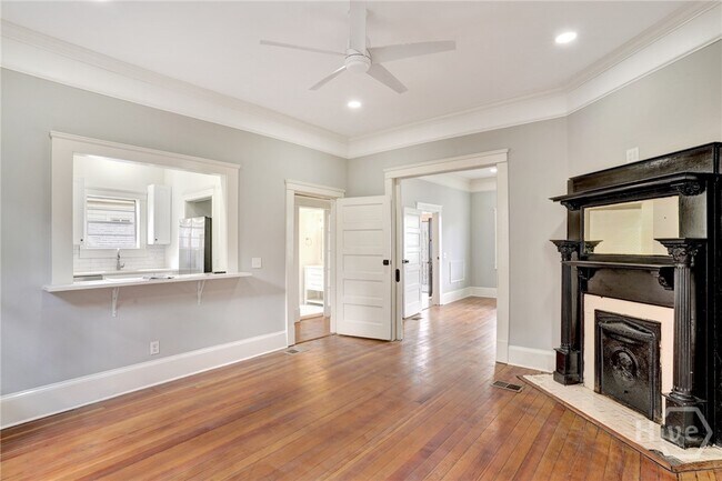 Building Photo - 115 W 34th St