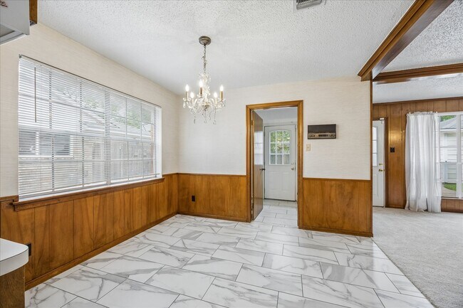Building Photo - 11926 Waldemar Dr