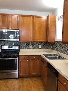 Building Photo - 364 N Hamlin Ave