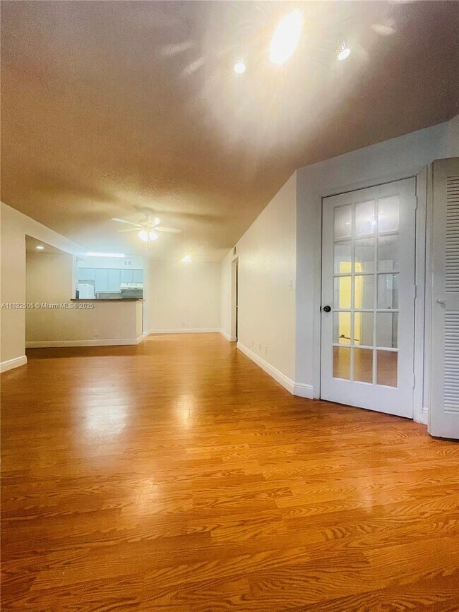 Building Photo - 2736 S University Dr
