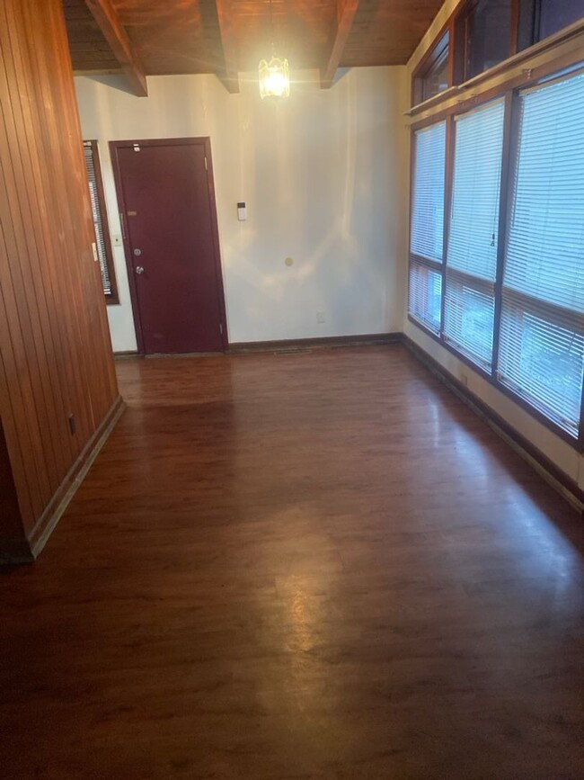 Foto del edificio - 2212 Rosemary Ln