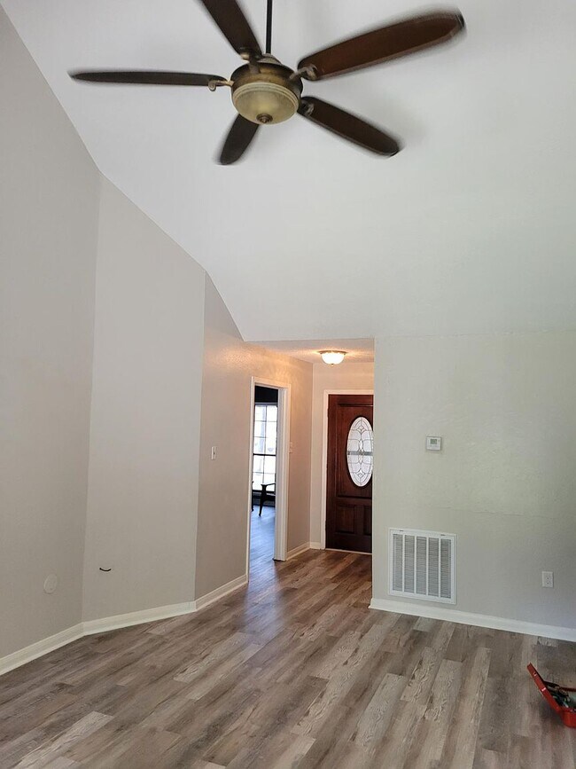 Building Photo - 514 Portsmouth Dr