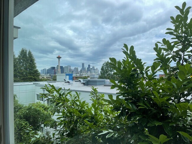 Foto del edificio - CLICK "REQUEST A TOUR" NOW!