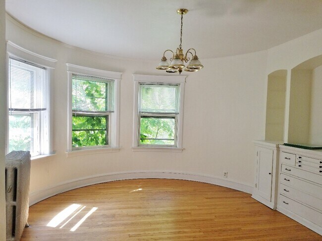 Foto del edificio - 2508 N Stowell Ave