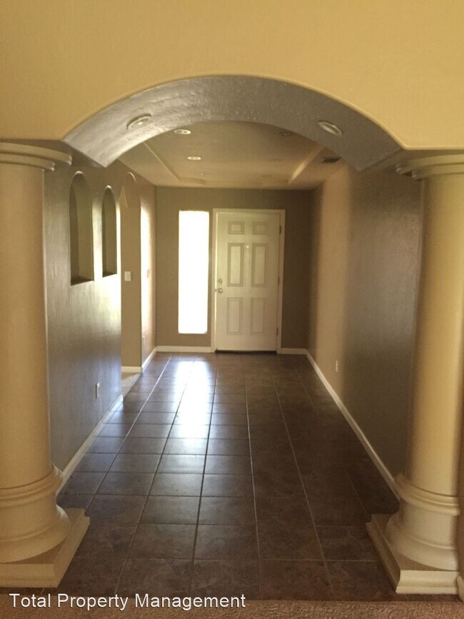 Foto del edificio - 4 br, 2 bath House - 4931 W. Rialto Ct.