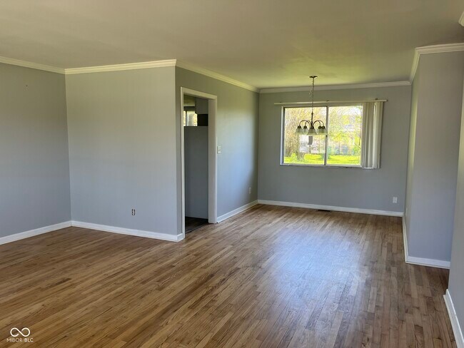 Foto del edificio - 3751 W 97th St