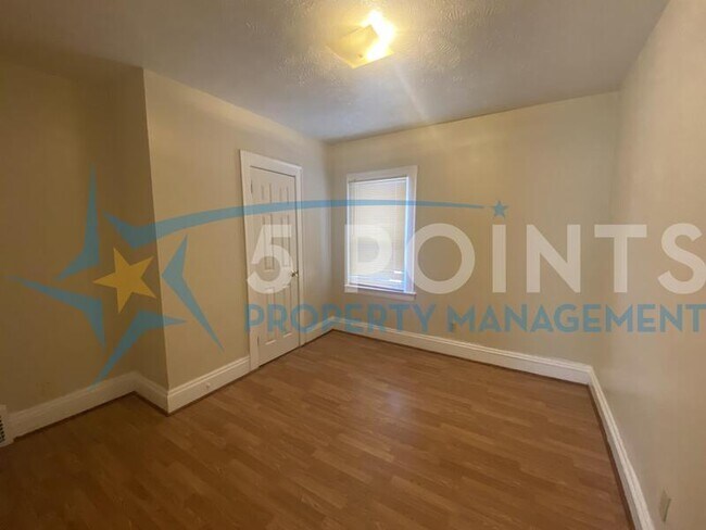 Foto del edificio - 3571 E 108th St