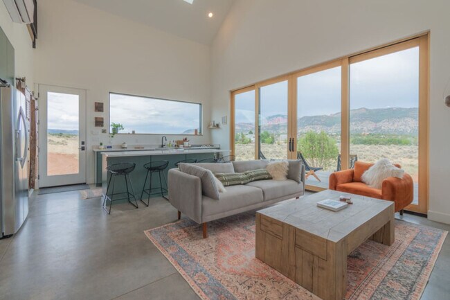 Building Photo - 2387 2500 S