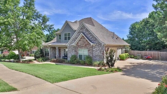 Building Photo - Asheton Lakes