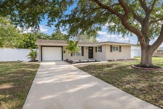 Building Photo - 3801 17th Ave Dr W
