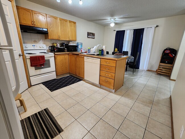 Photo du bâtiment - 227-223 3 Ave