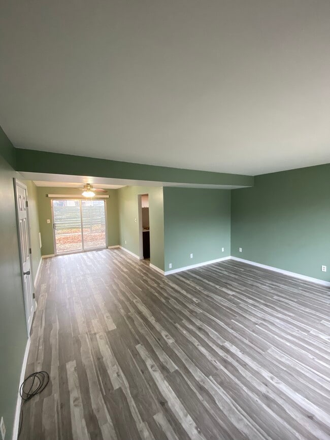 Building Photo - 207 College Ave