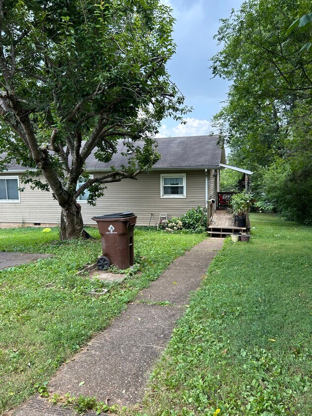 Building Photo - 174 Warrior Cir