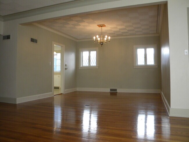 Formal dining room - 1425 Harlem Blvd
