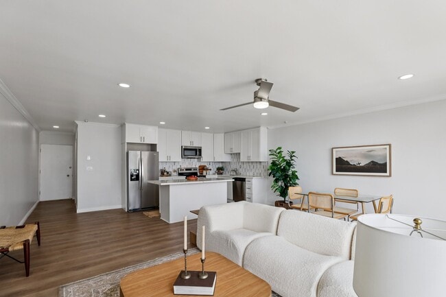 Building Photo - 383 Bay Shore Ave