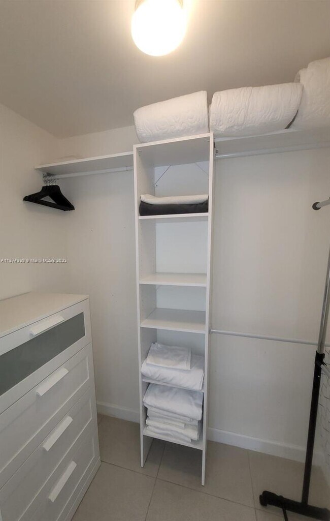 Foto del edificio - 5350 NW 84th Ave