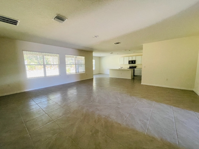 Building Photo - 176 Hickory Crse Trl