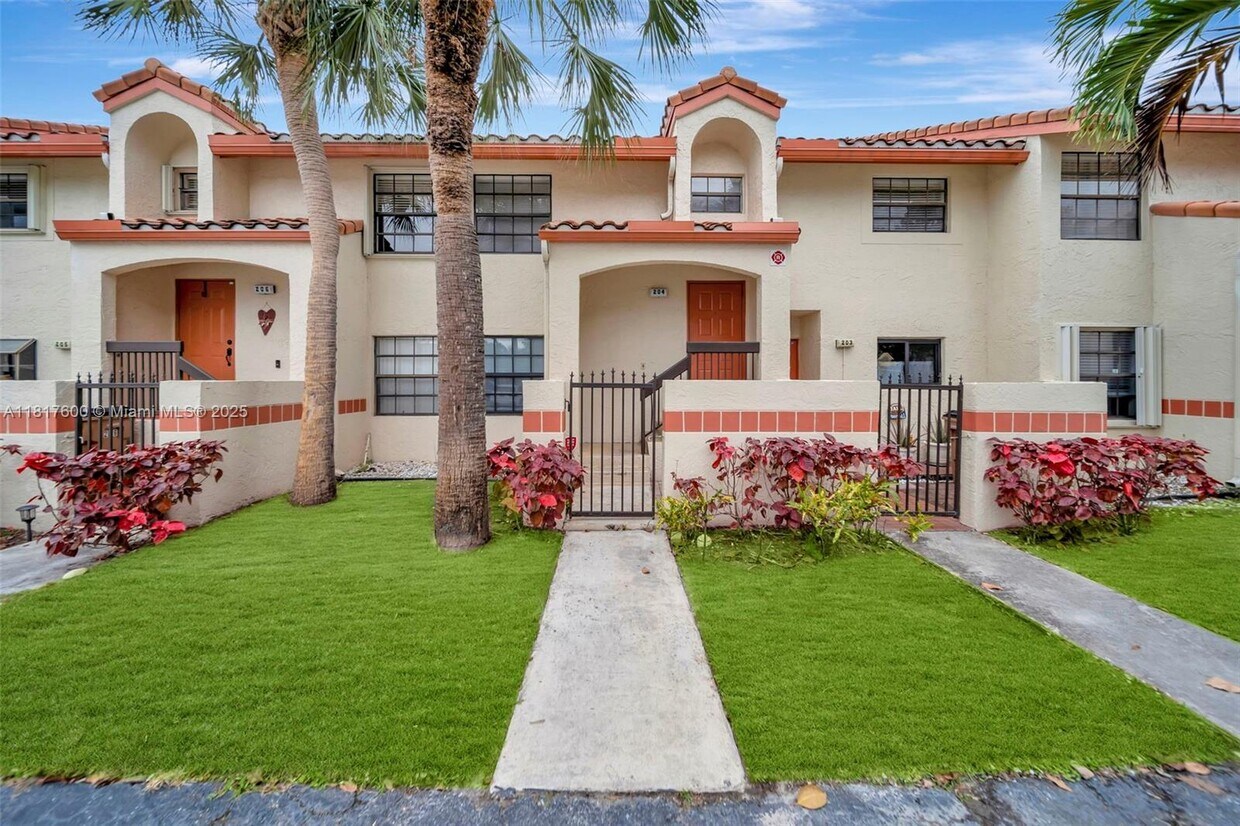 Foto principal - 204 Congressional Way