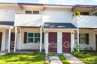 Building Photo - 209 Cedar St